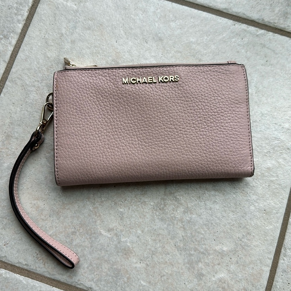 Michael Kors wristlet